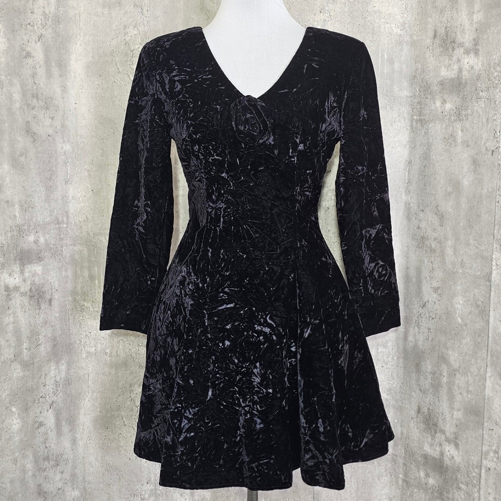 Vintage Rampage Black Crushed Velvet Rosette Babydoll Dress Witchy Gothic NOS